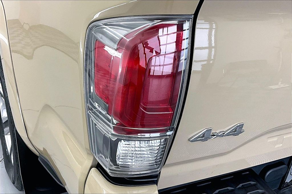 Thumbnail: 2017 Toyota Tacoma - 26