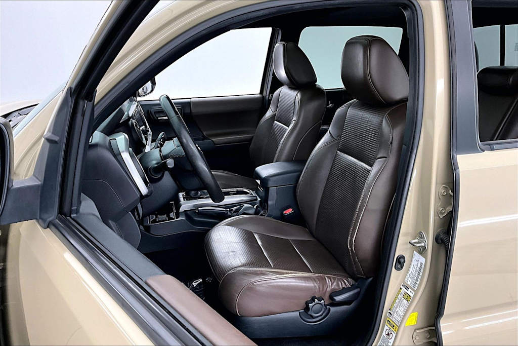 Thumbnail: 2017 Toyota Tacoma - 11