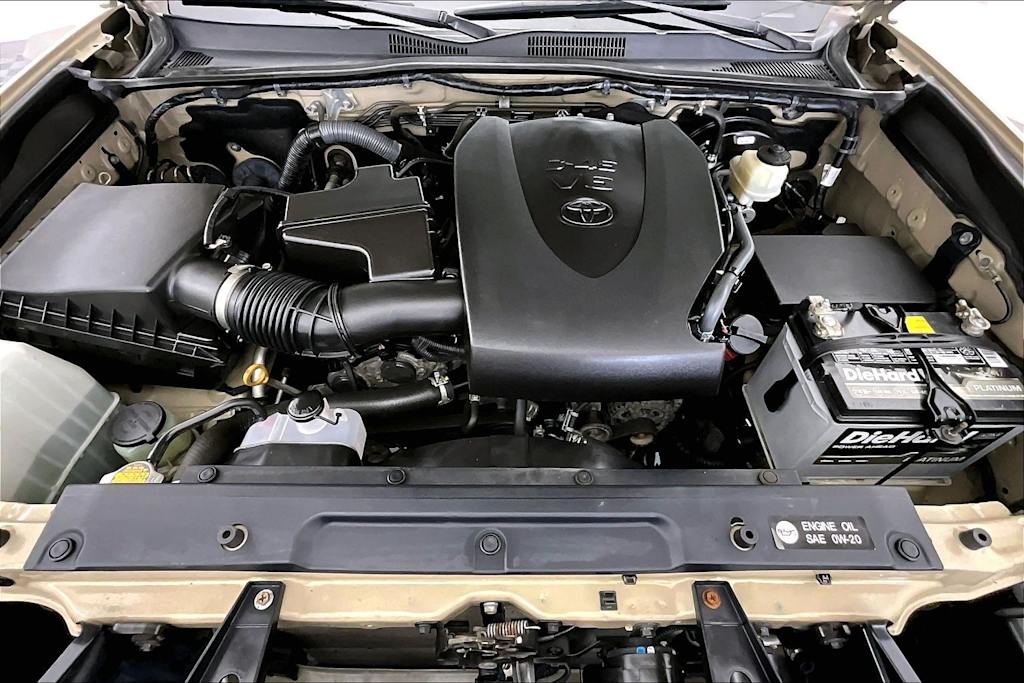 Thumbnail: 2017 Toyota Tacoma - 9