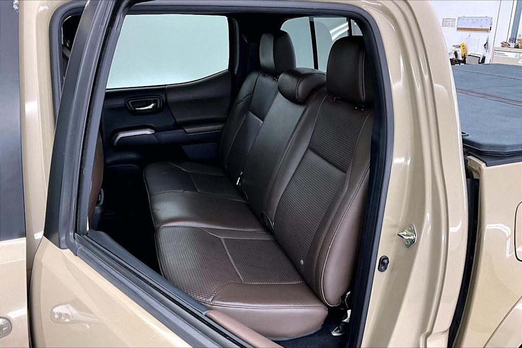 Thumbnail: 2017 Toyota Tacoma - 20