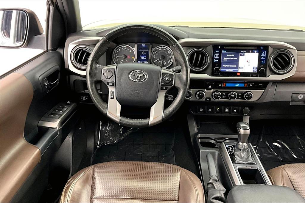 Thumbnail: 2017 Toyota Tacoma - 14