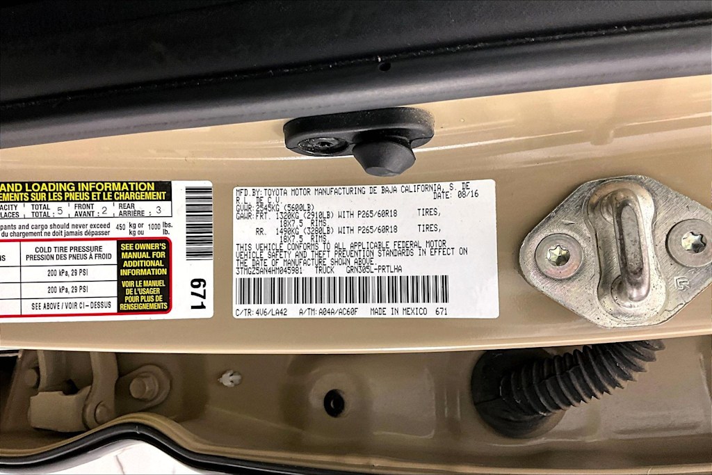 Thumbnail: 2017 Toyota Tacoma - 19