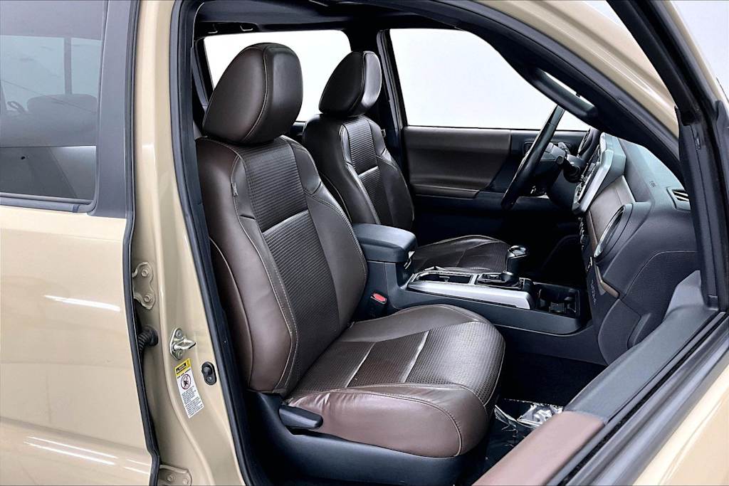 Thumbnail: 2017 Toyota Tacoma - 12