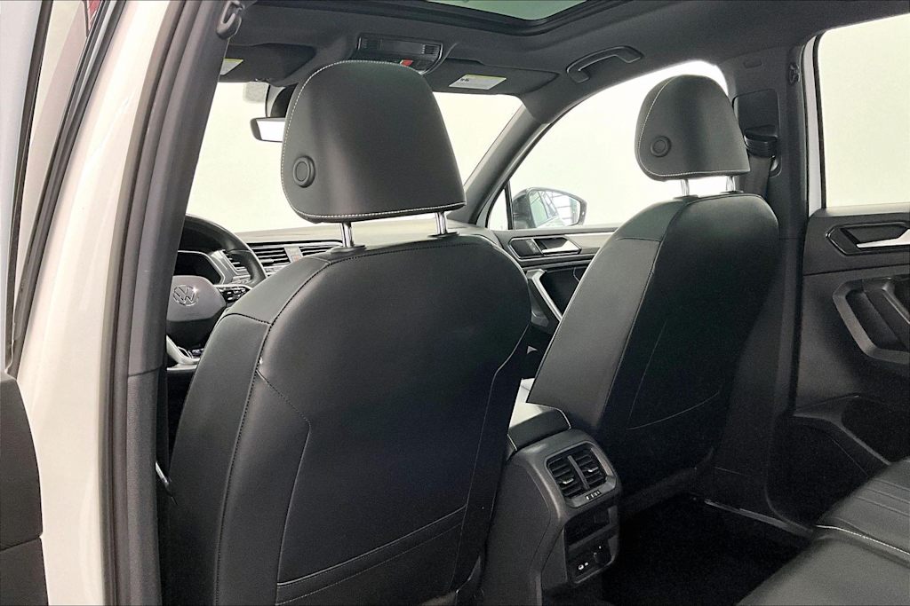 Thumbnail: 2022 Volkswagen Tiguan - 13