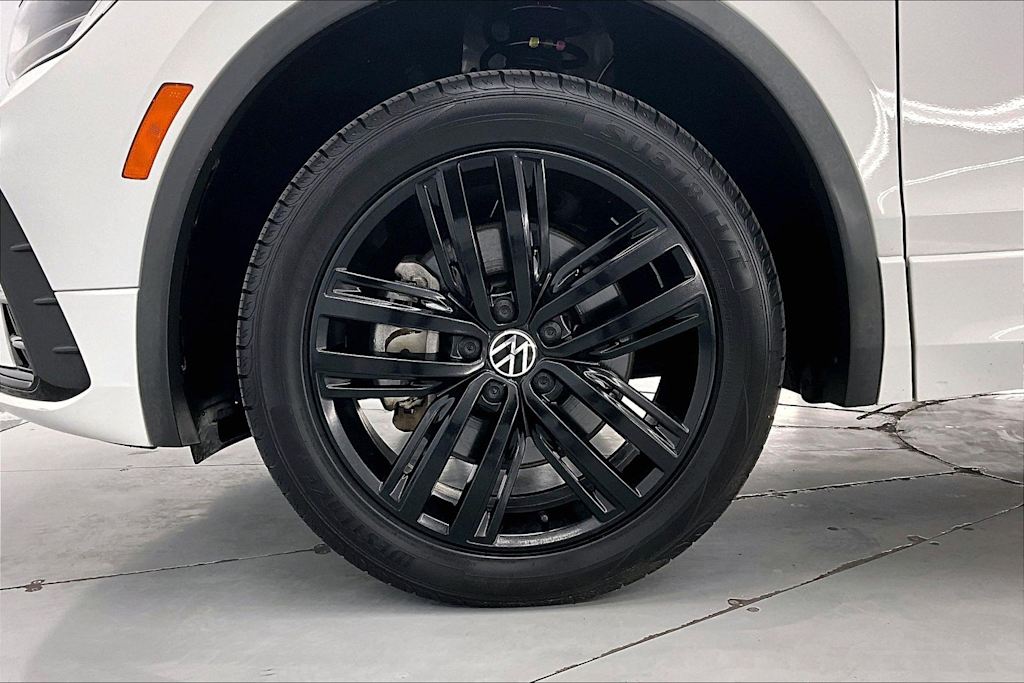 Thumbnail: 2022 Volkswagen Tiguan - 8