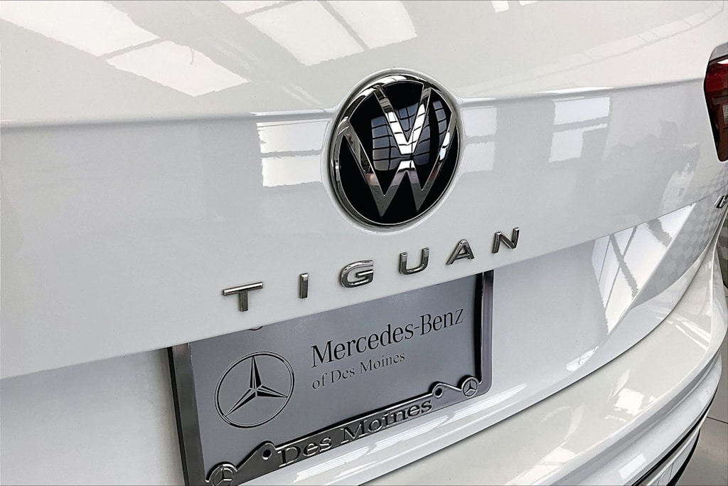 Thumbnail: 2022 Volkswagen Tiguan - 7