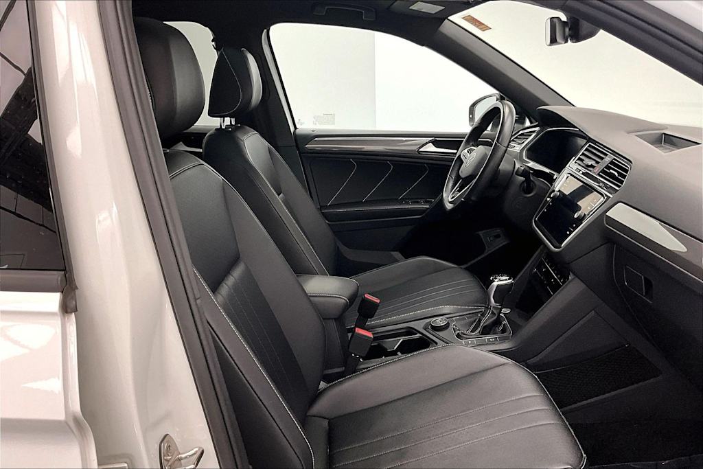 Thumbnail: 2022 Volkswagen Tiguan - 12