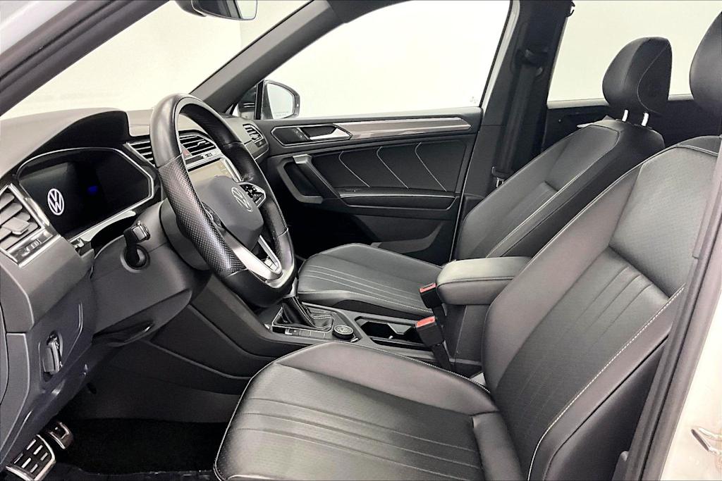 Thumbnail: 2022 Volkswagen Tiguan - 11