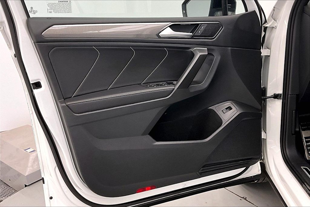 Thumbnail: 2022 Volkswagen Tiguan - 24