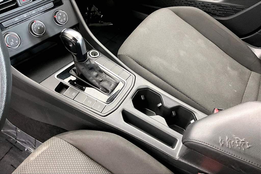 Thumbnail: 2019 Volkswagen Jetta - 17