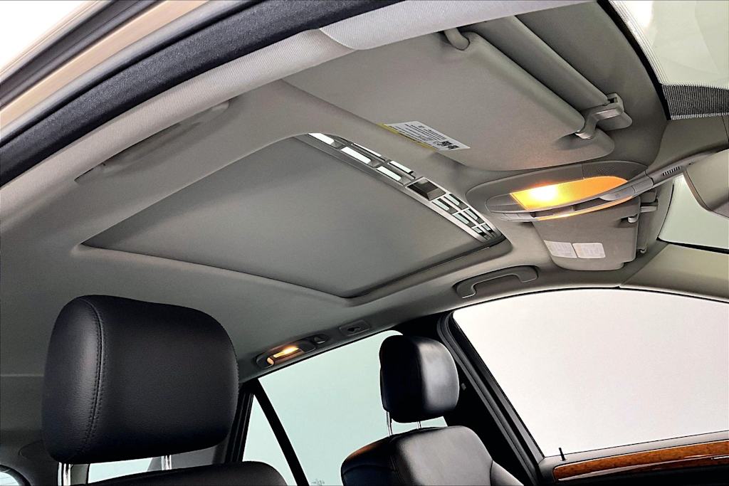 Thumbnail: 2009 Mercedes-Benz M-Class - 23