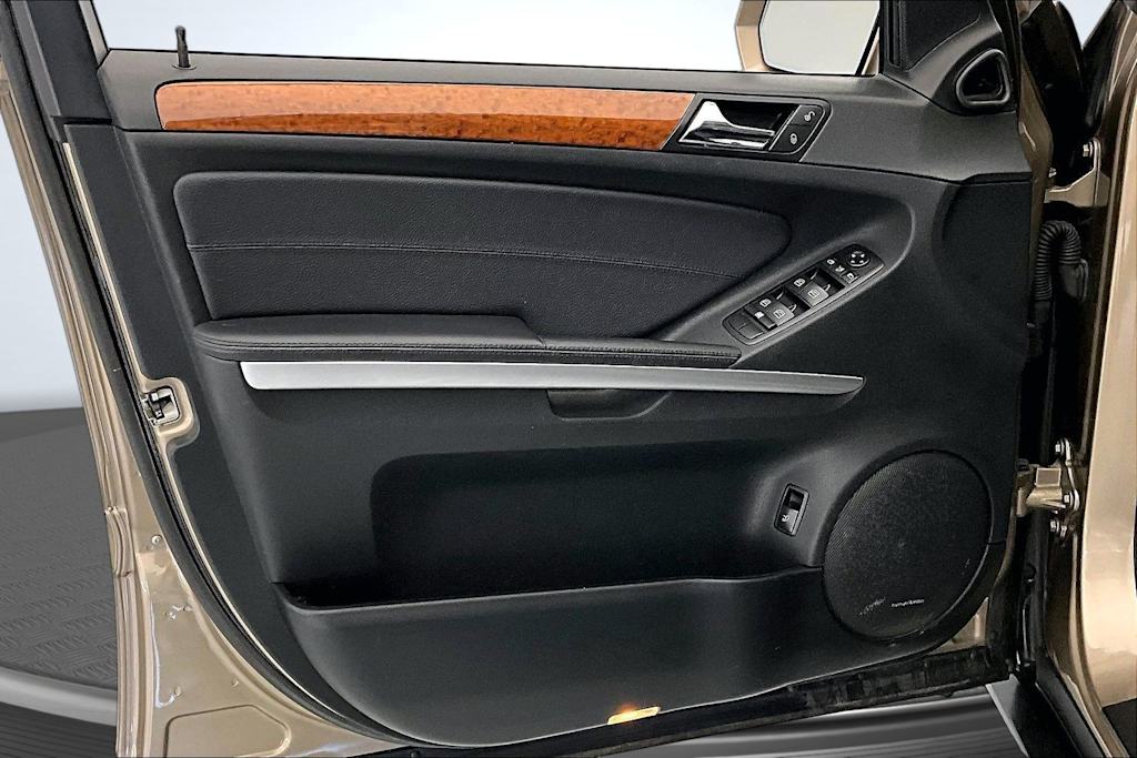 Thumbnail: 2009 Mercedes-Benz M-Class - 24