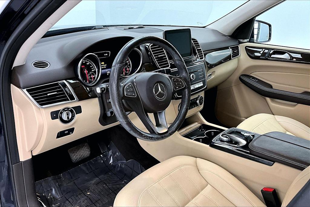 Thumbnail: 2018 Mercedes-Benz GLE - 2