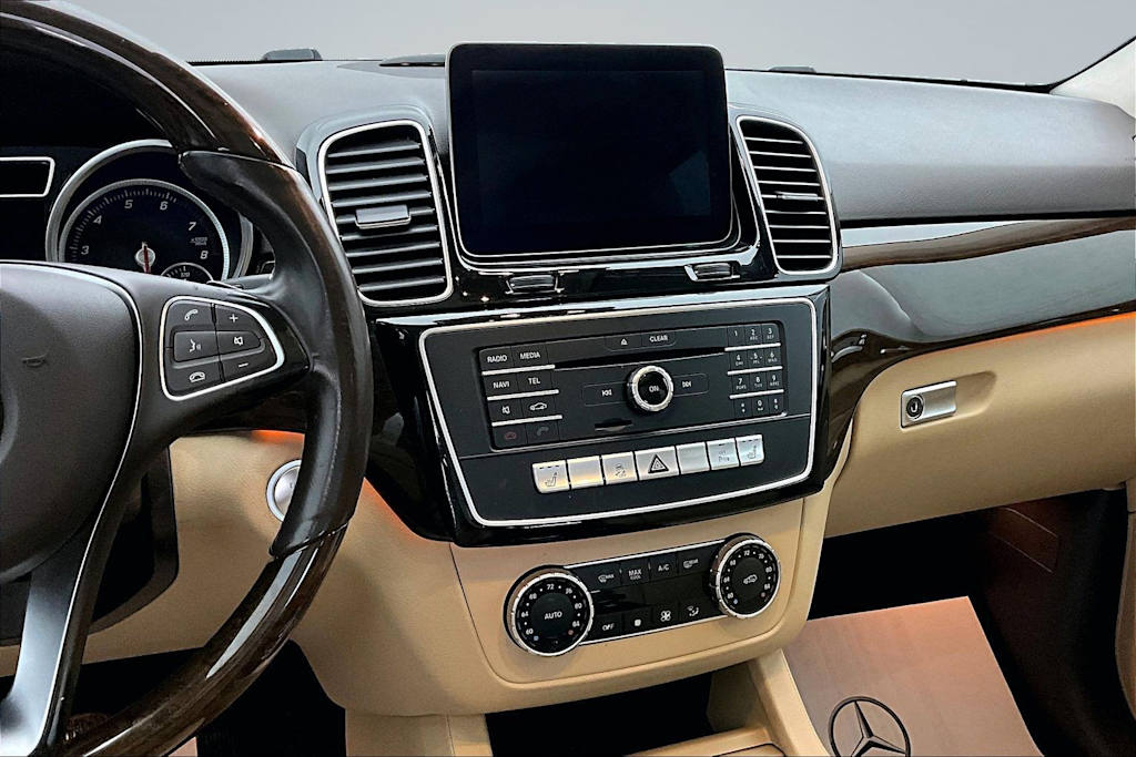 Thumbnail: 2016 Mercedes-Benz GLE - 15