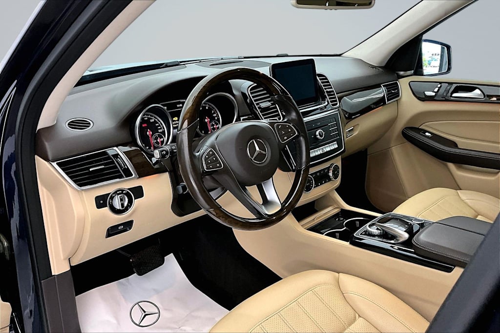 Thumbnail: 2016 Mercedes-Benz GLE - 2