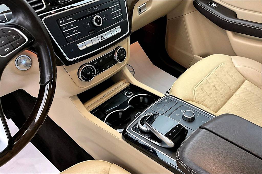 Thumbnail: 2016 Mercedes-Benz GLE - 17