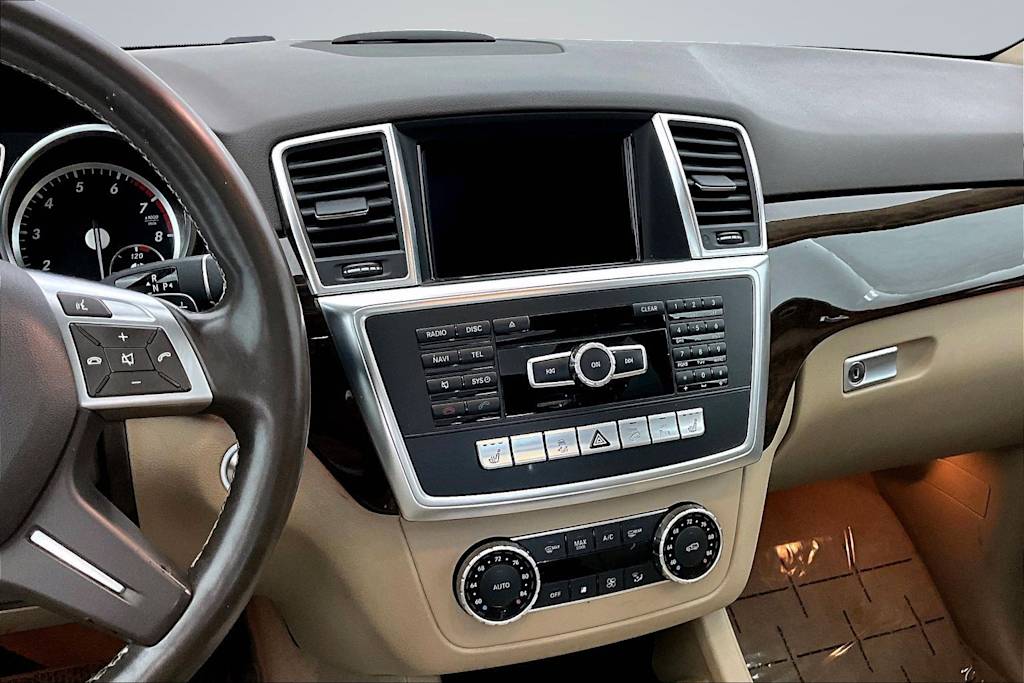 Thumbnail: 2015 Mercedes-Benz M-Class - 15