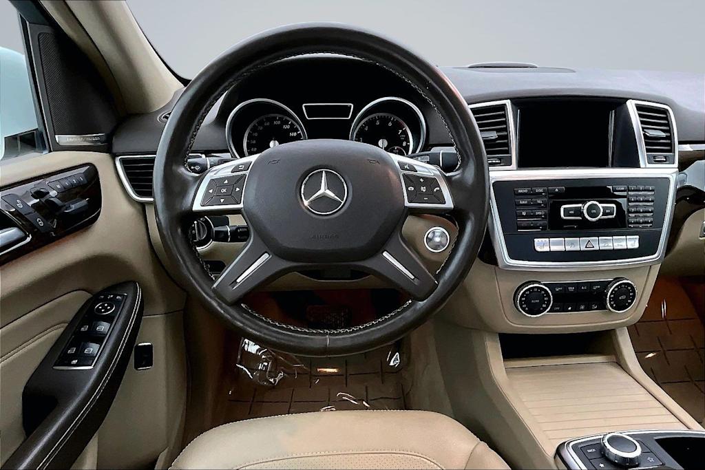 Thumbnail: 2015 Mercedes-Benz M-Class - 14