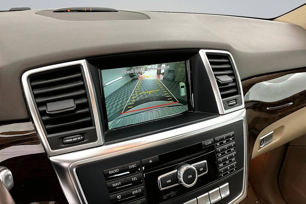 Thumbnail: 2015 Mercedes-Benz M-Class - 22