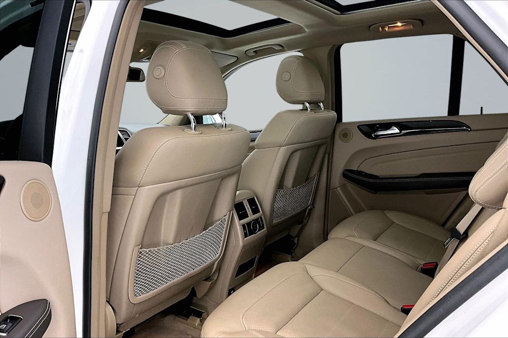 Thumbnail: 2015 Mercedes-Benz M-Class - 13