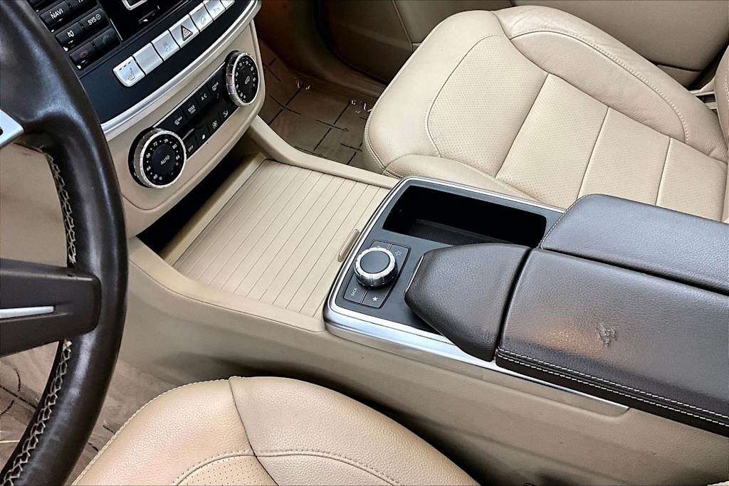 Thumbnail: 2015 Mercedes-Benz M-Class - 16