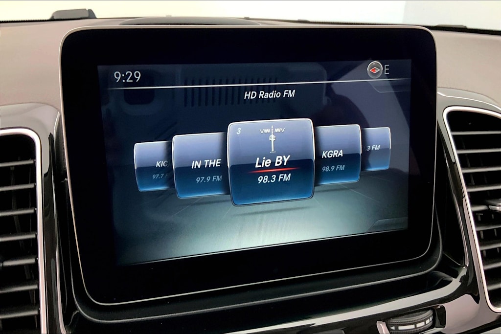 Thumbnail: 2016 Mercedes-Benz GLE - 20