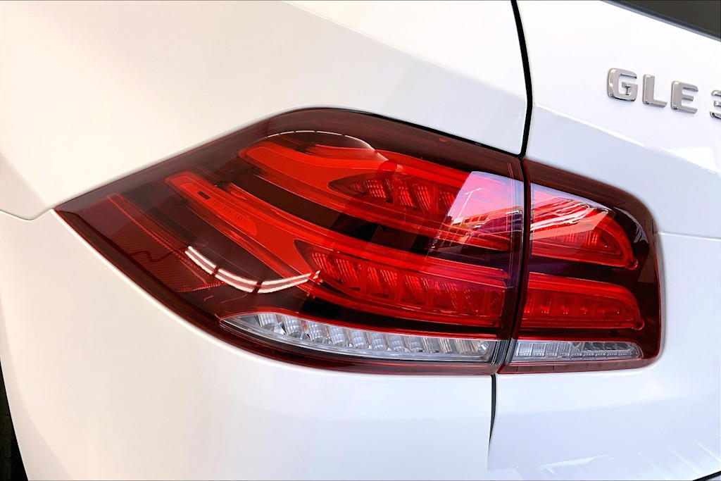 Thumbnail: 2016 Mercedes-Benz GLE - 24