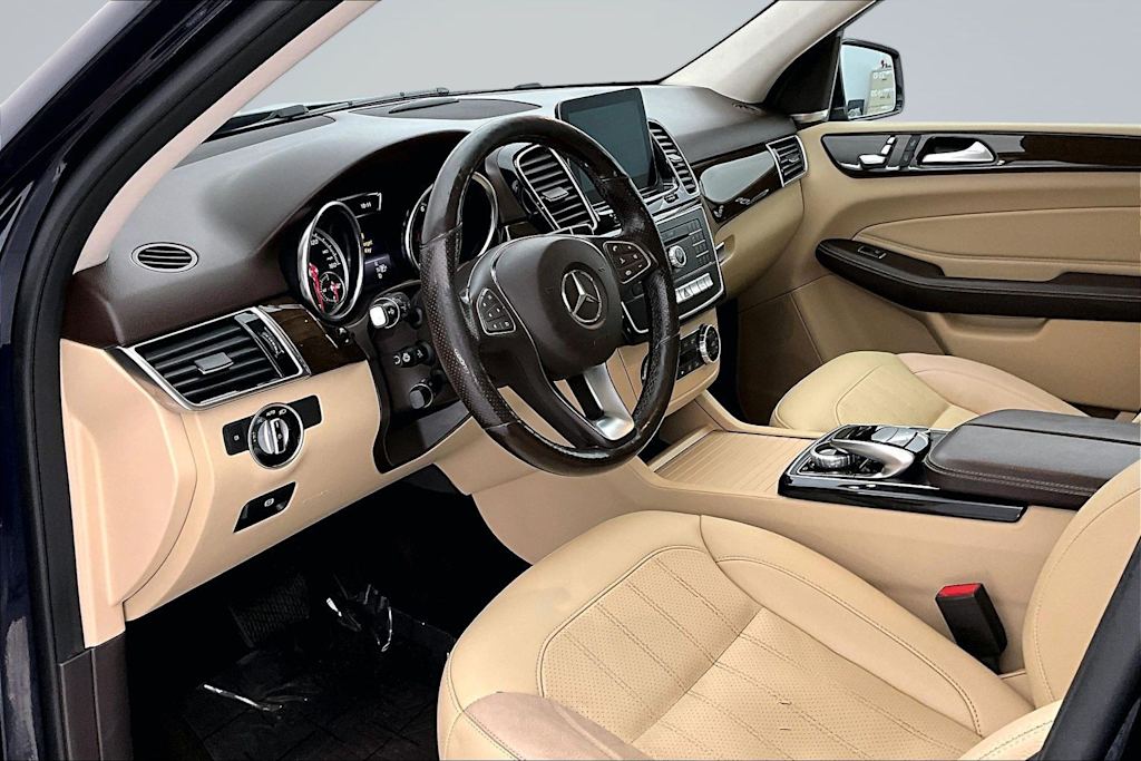 Thumbnail: 2017 Mercedes-Benz GLE - 2