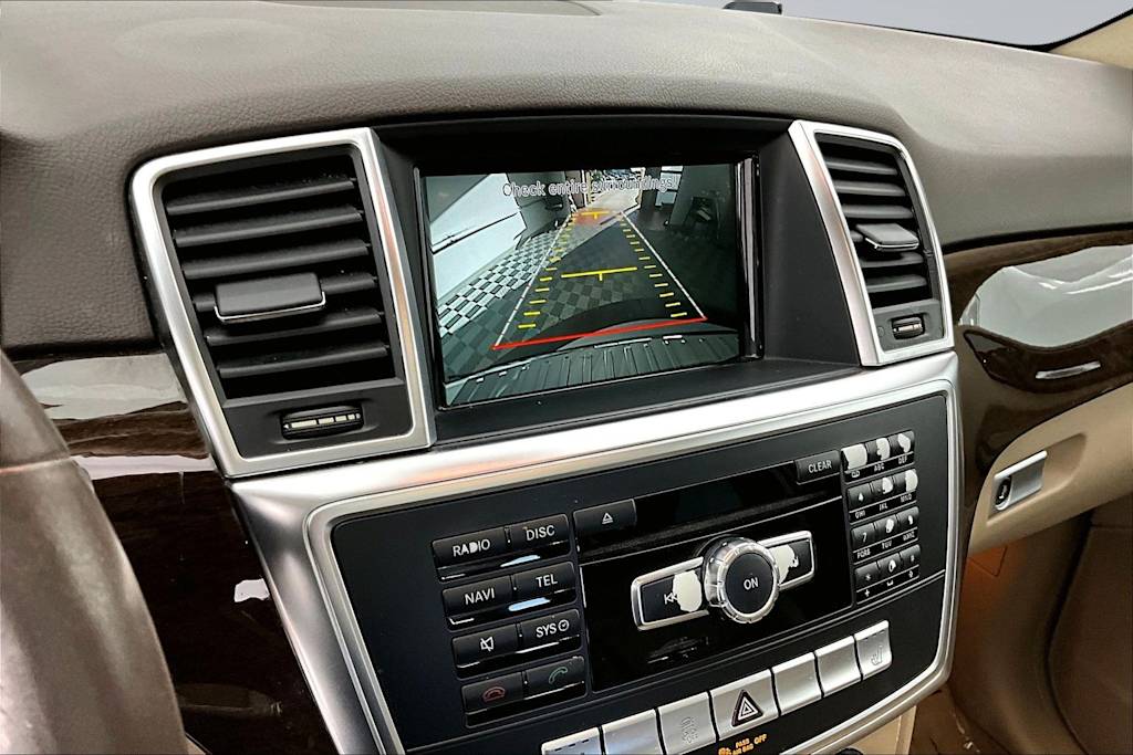 Thumbnail: 2015 Mercedes-Benz M-Class - 16