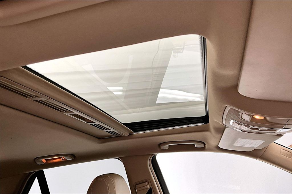 Thumbnail: 2015 Mercedes-Benz M-Class - 23