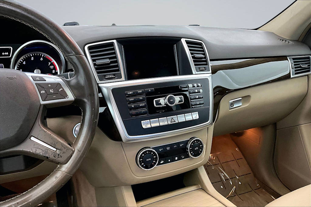 Thumbnail: 2015 Mercedes-Benz M-Class - 15