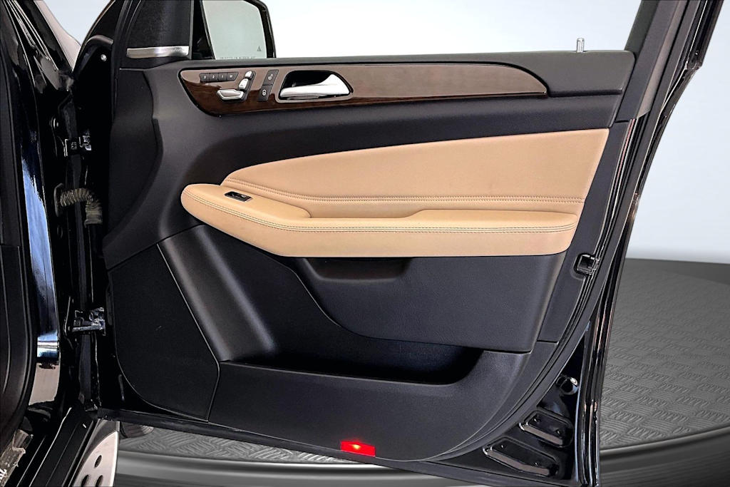 Thumbnail: 2019 Mercedes-Benz GLS - 25