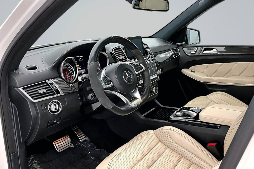 Thumbnail: 2017 Mercedes-Benz GLS - 2