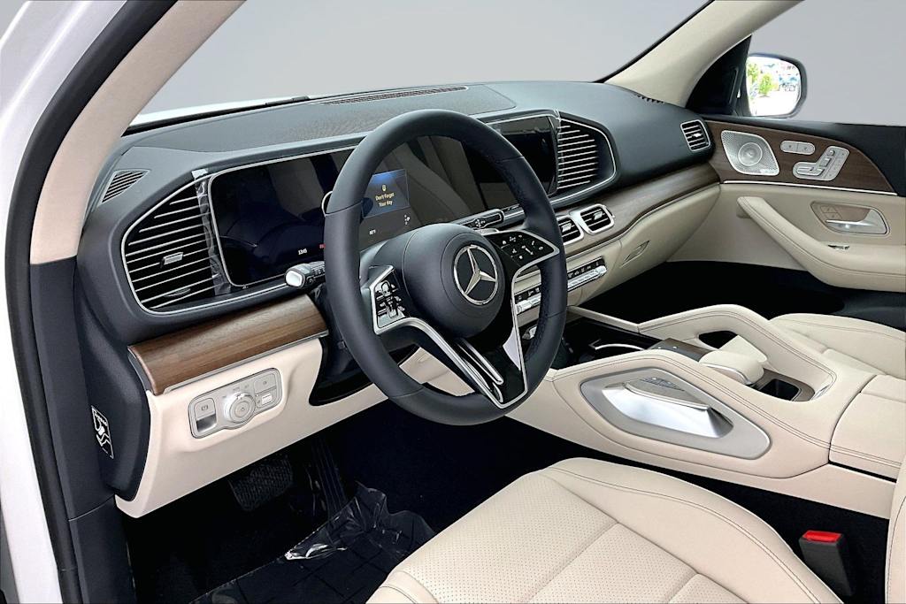 Thumbnail: 2026 Mercedes-Benz GLE - 2