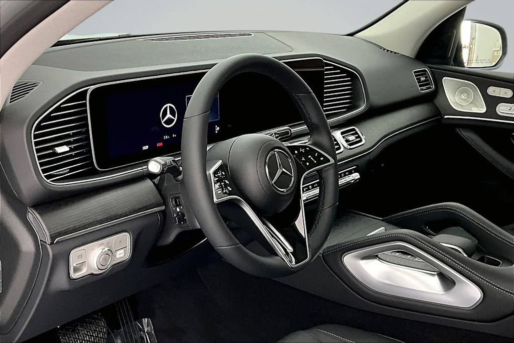 Thumbnail: 2026 Mercedes-Benz GLE - 2