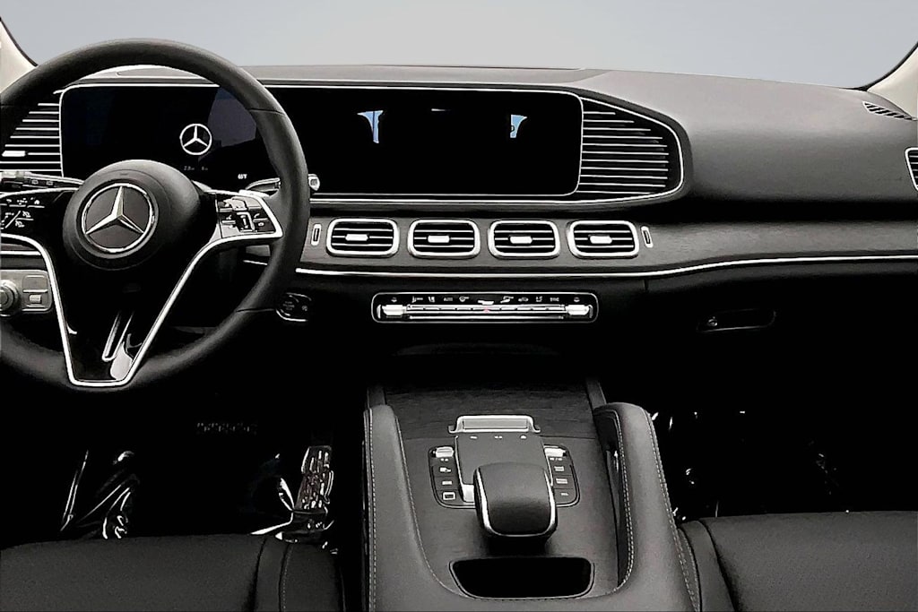 Thumbnail: 2026 Mercedes-Benz GLE - 10