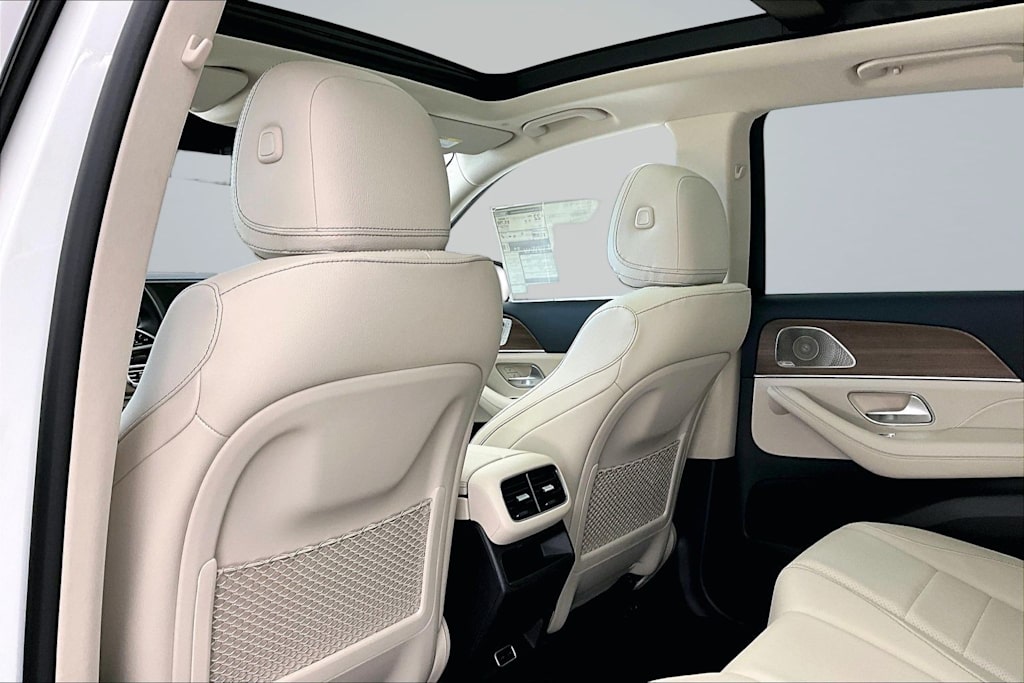 Thumbnail: 2026 Mercedes-Benz GLE - 12