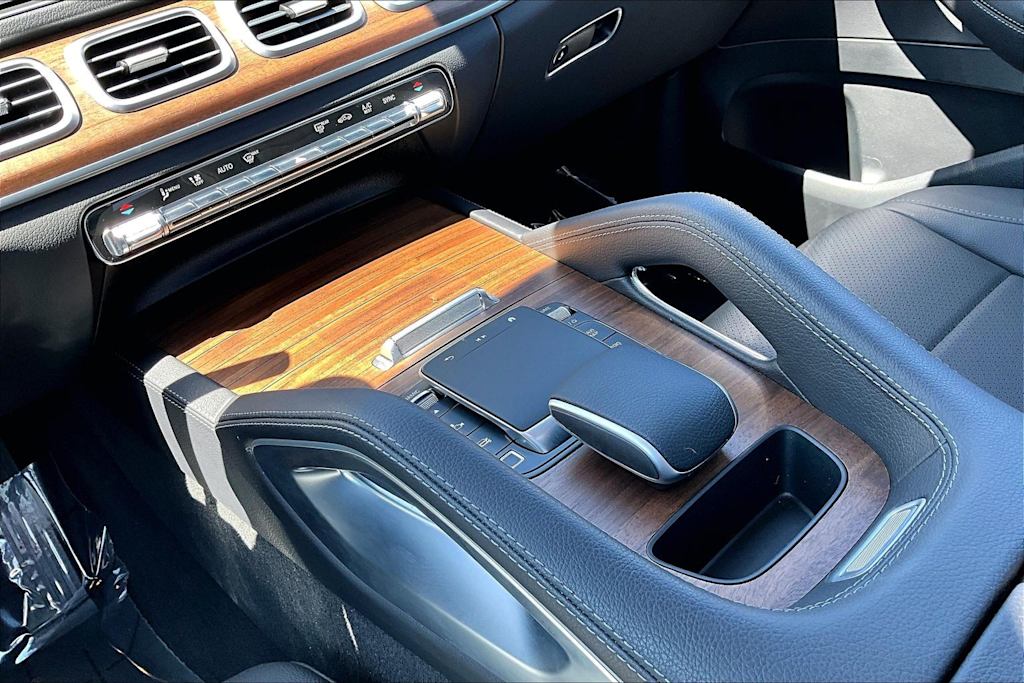 Thumbnail: 2026 Mercedes-Benz GLE - 16