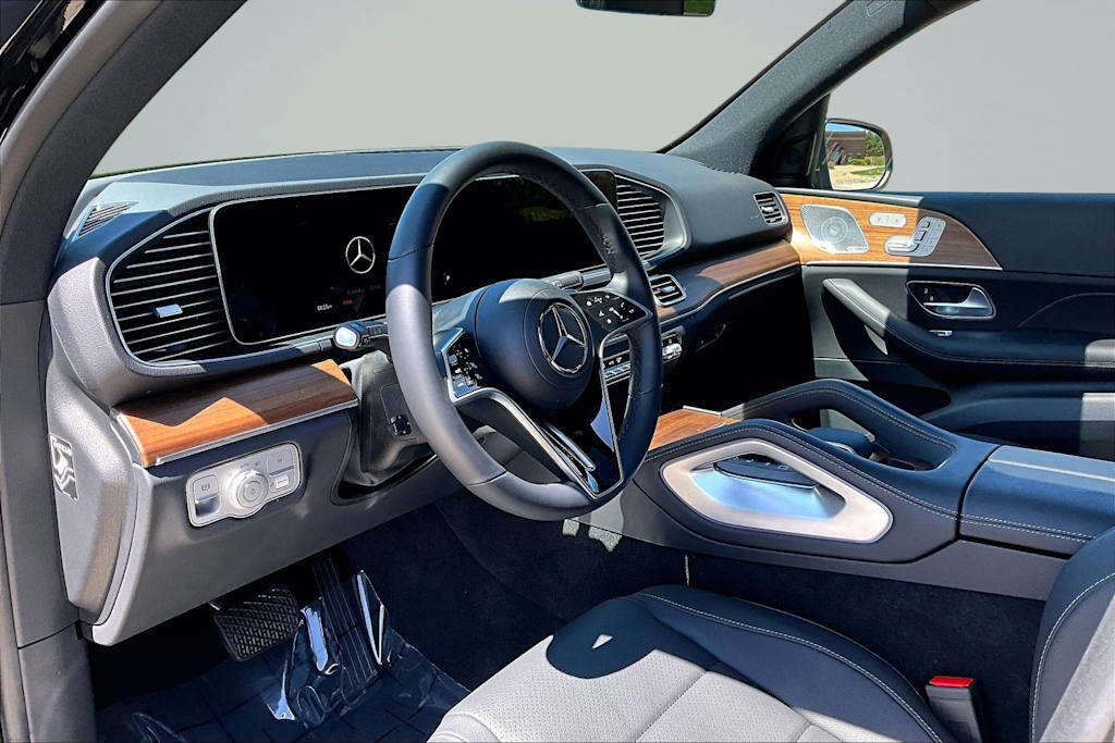 Thumbnail: 2026 Mercedes-Benz GLE - 2