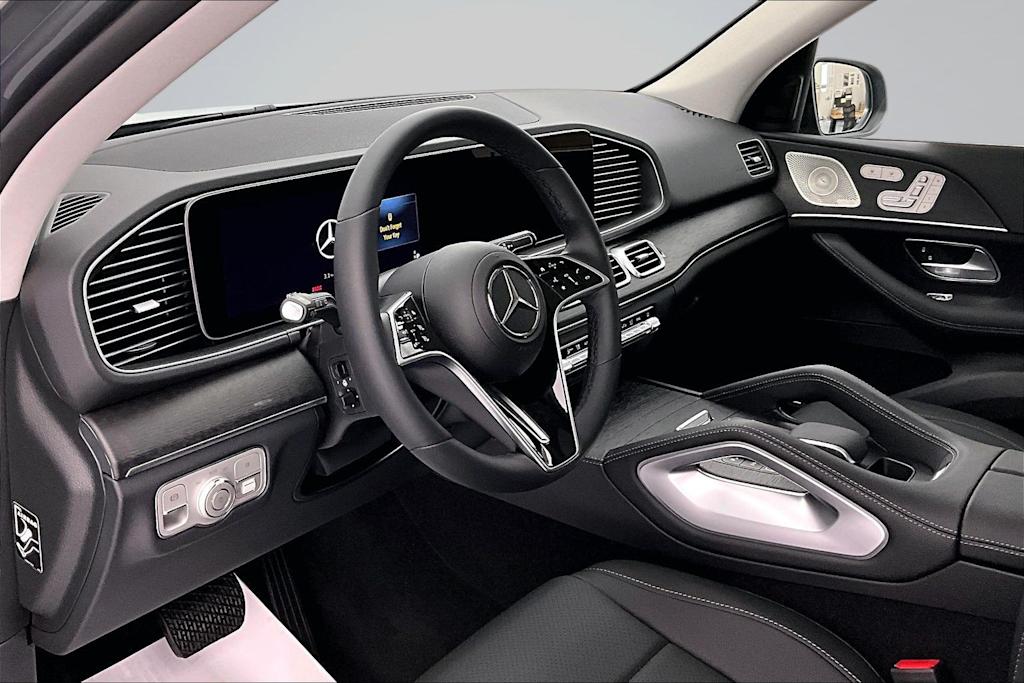 Thumbnail: 2026 Mercedes-Benz GLE - 2