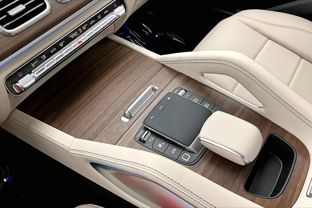 Thumbnail: 2026 Mercedes-Benz GLE - 16