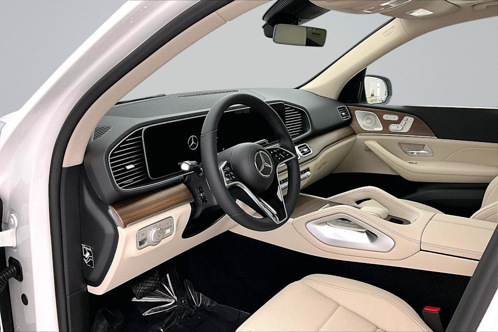 Thumbnail: 2026 Mercedes-Benz GLE - 2