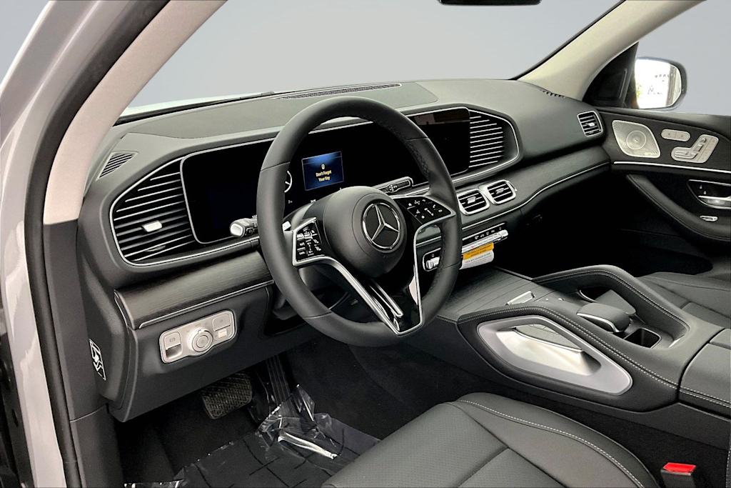 Thumbnail: 2026 Mercedes-Benz GLE - 2
