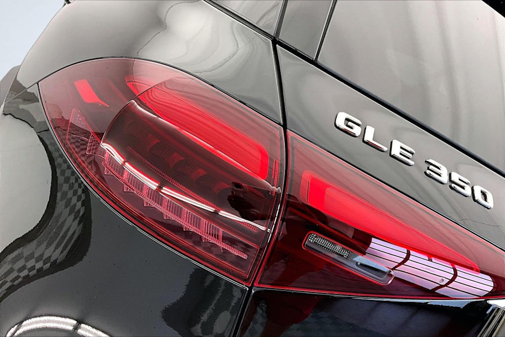 Thumbnail: 2025 Mercedes-Benz GLE - 26