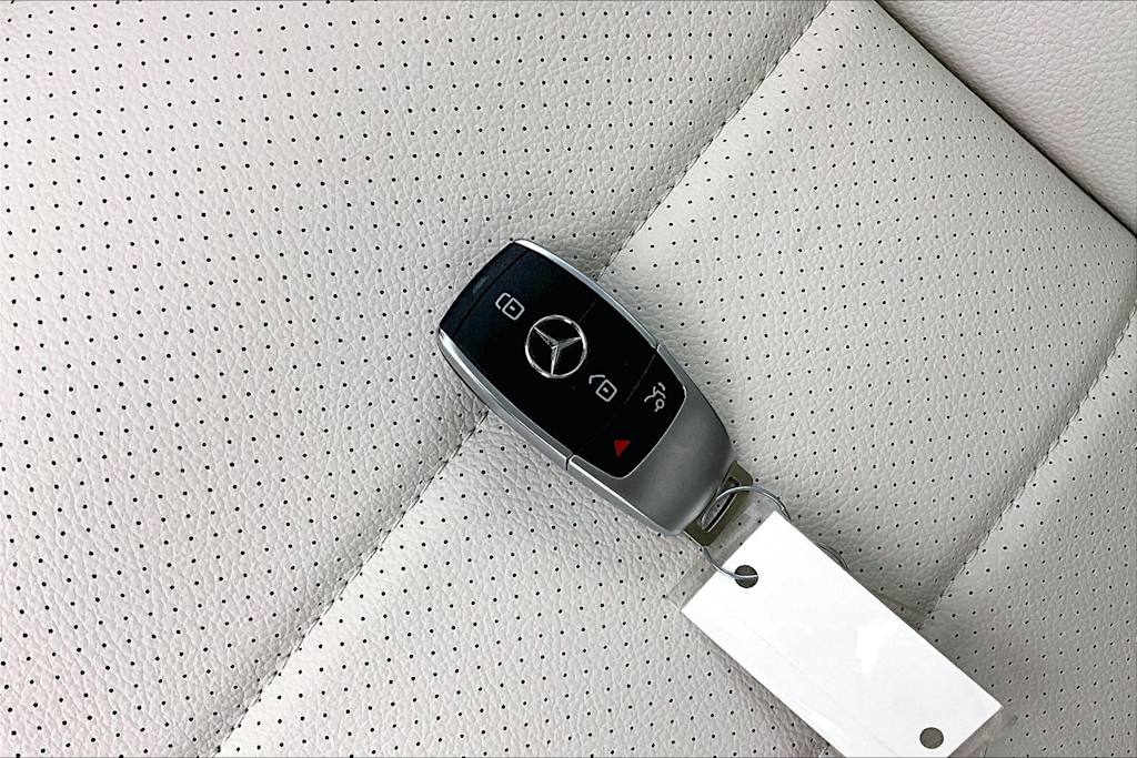 Thumbnail: 2026 Mercedes-Benz GLE - 19