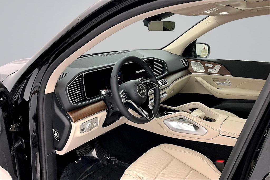 Thumbnail: 2026 Mercedes-Benz GLE - 2