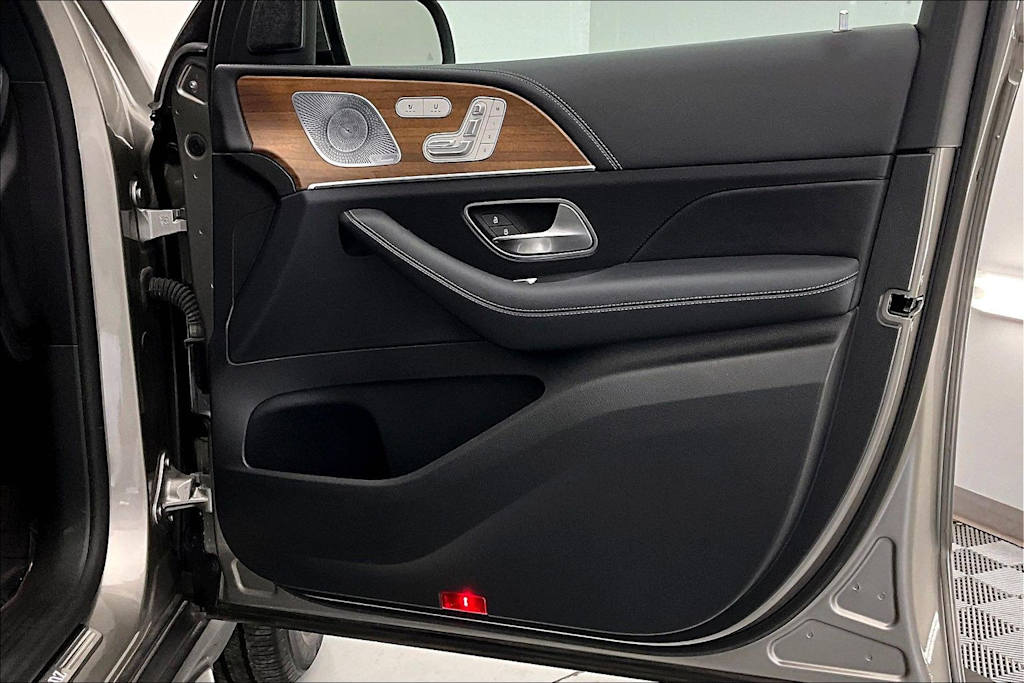 Thumbnail: 2020 Mercedes-Benz GLE - 25