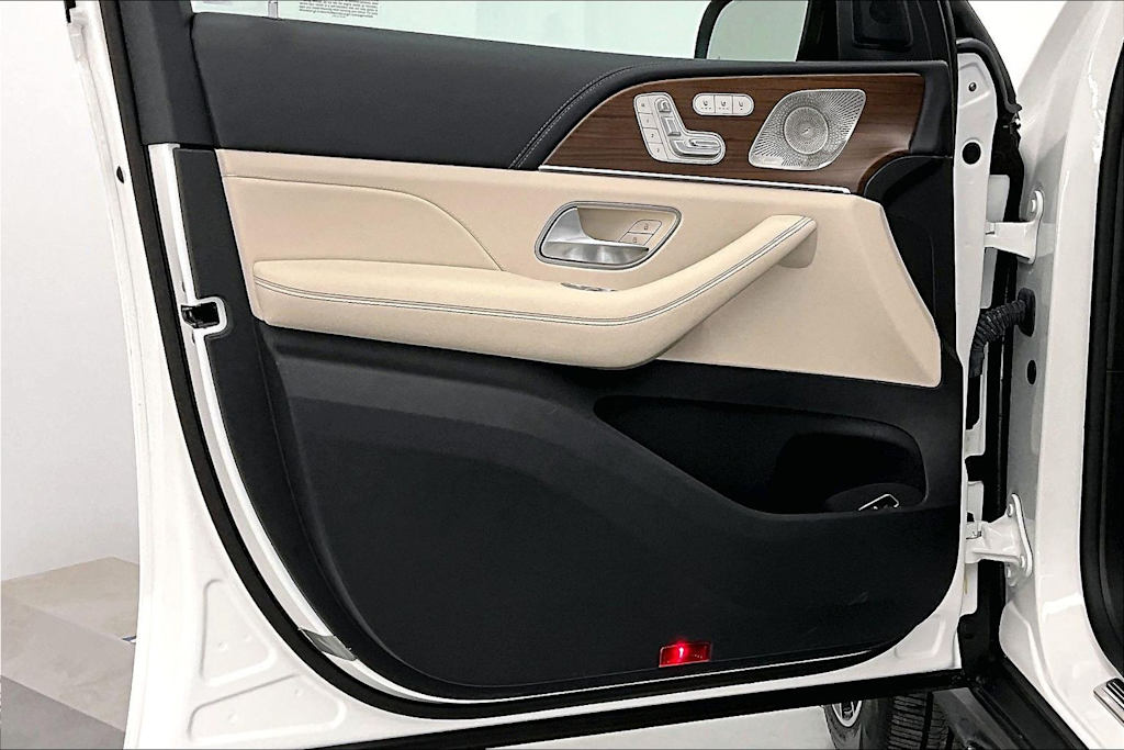 Thumbnail: 2023 Mercedes-Benz GLE - 25