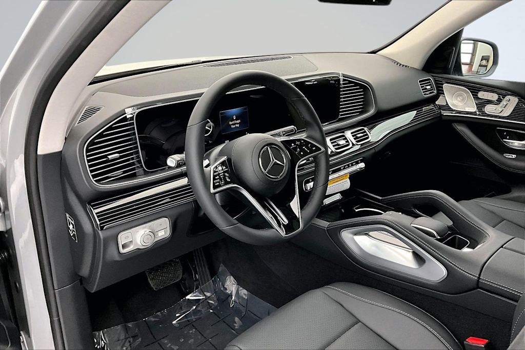 Thumbnail: 2026 Mercedes-Benz GLE - 2