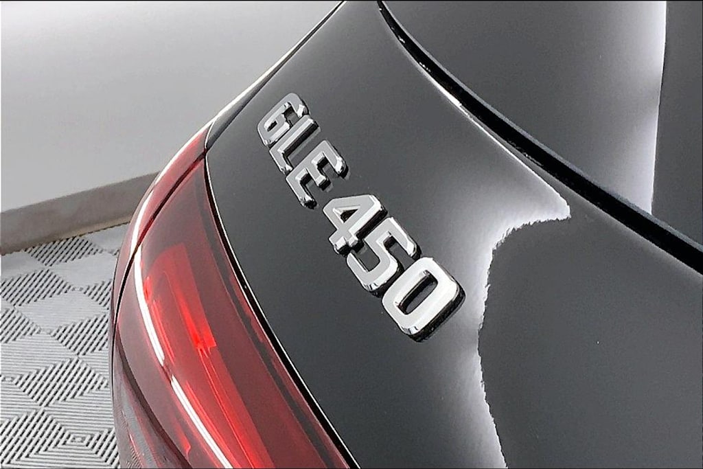 Thumbnail: 2026 Mercedes-Benz GLE - 19